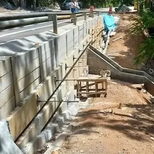 Diseño de muros de contención en Santander: criterio geotécnico local