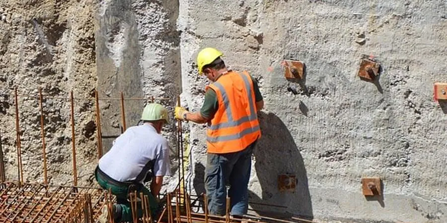 Imagen ilustrativa de Muros pantalla en Santander